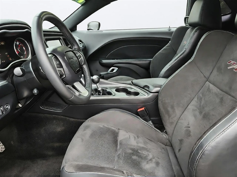 2015 Dodge Challenger 3rd Gen - Image 10 of 28