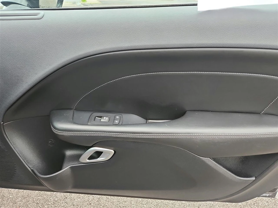 2015 Dodge Challenger 3rd Gen - Image 21 of 28