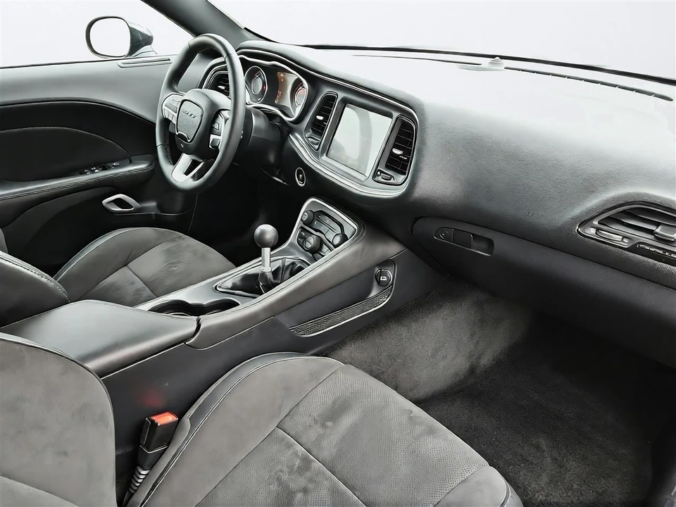 2015 Dodge Challenger 3rd Gen - Image 19 of 28
