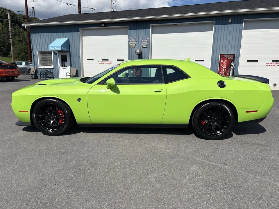 2015 Dodge Challenger SRT Hellcat 3rd Gen - Image 2 of 31