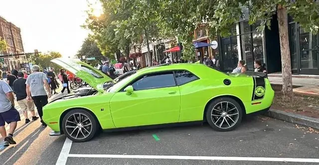 2015 Dodge Challenger 392 Hemi Scat Pack Shaker