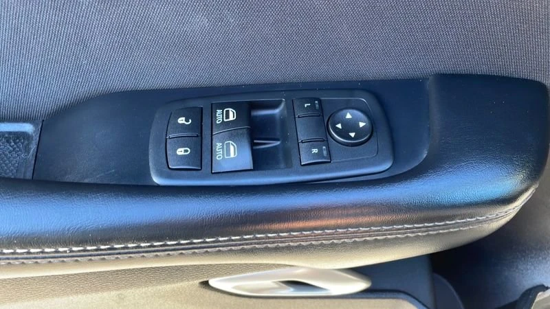 2015 Dodge Challenger 3rd Gen - Image 16 of 20