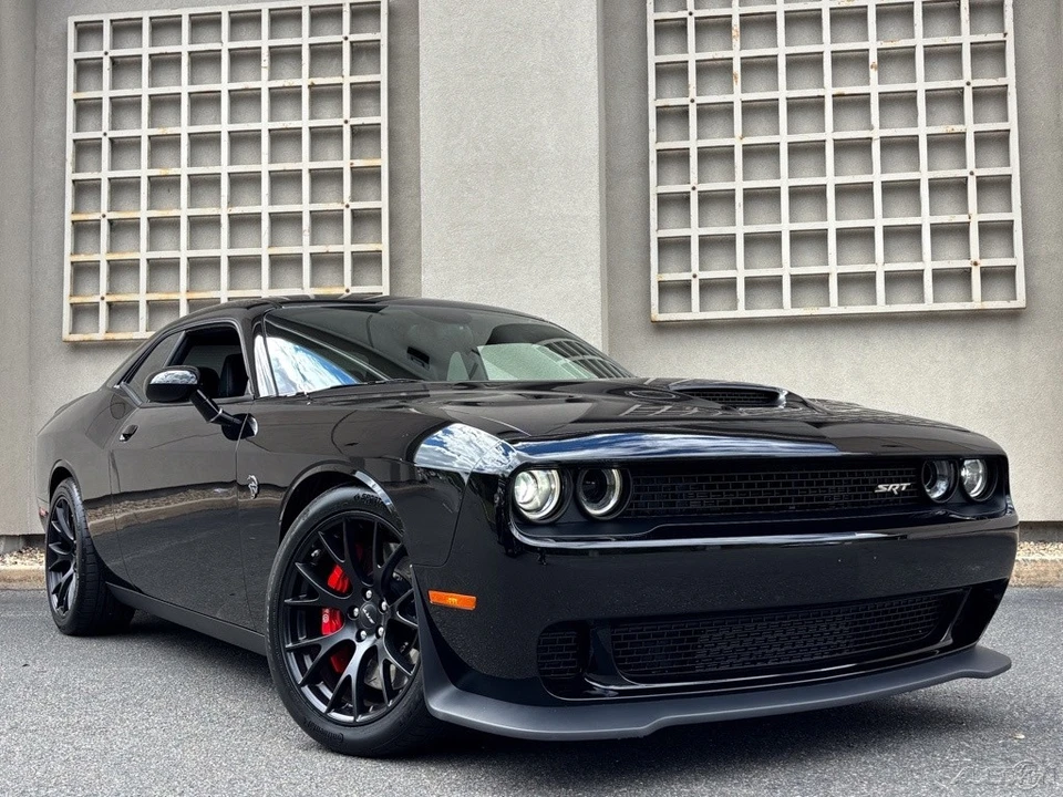 2015 Dodge Challenger SRT Hellcat 3rd Gen - Image 3 of 24