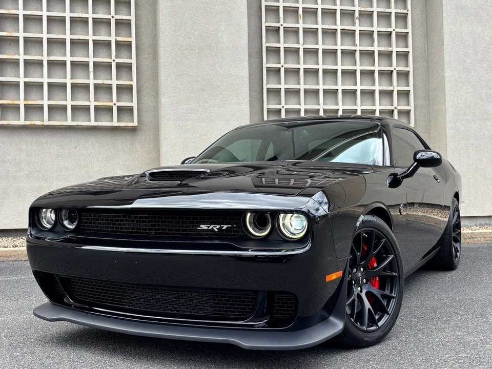 2015 Dodge Challenger SRT Hellcat 3rd Gen - Image 10 of 24