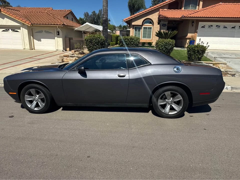 2015 Dodge Challenger 3rd Gen - Image 4 of 12
