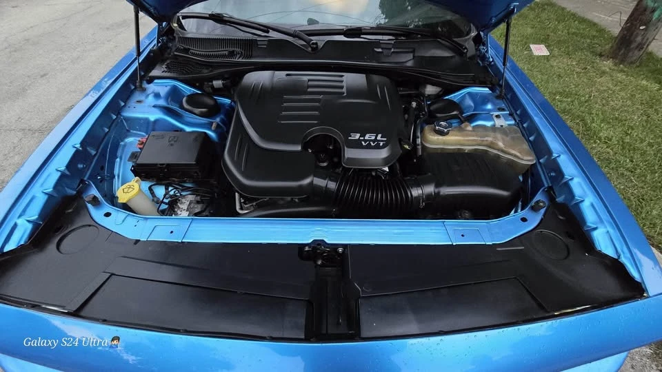 2015 Dodge Challenger 3rd Gen - Image 9 of 13