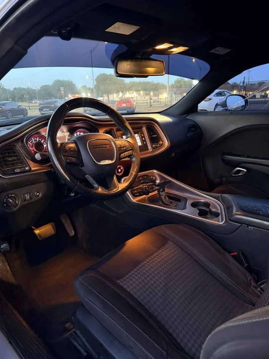 2015 Dodge Challenger 3rd Gen - Image 8 of 17