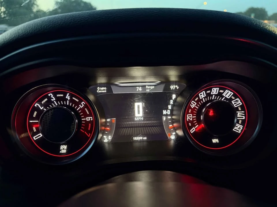 2015 Dodge Challenger 3rd Gen - Image 10 of 17