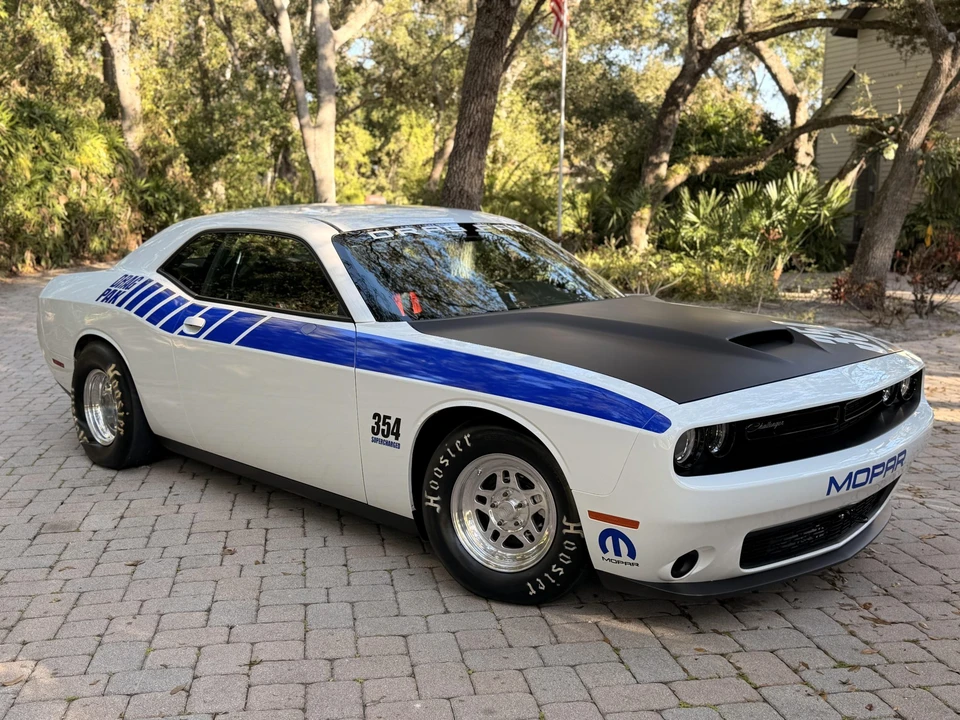 2015 Dodge Challenger 3rd Gen - Image 16 of 31