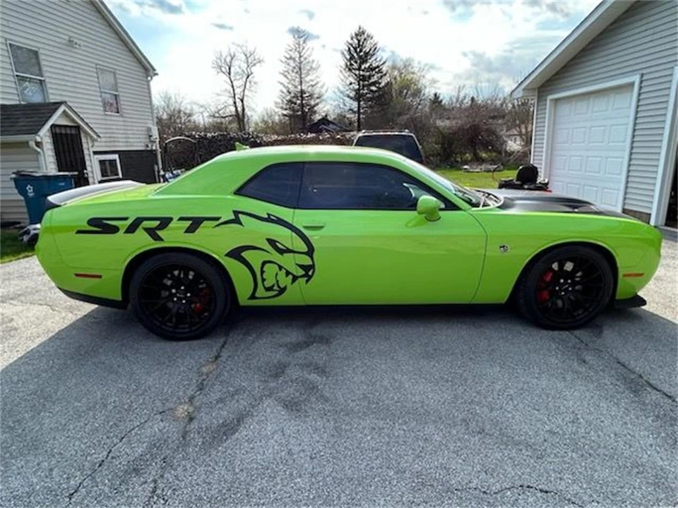 2015 Dodge Challenger SRT Hellcat 3rd Gen - Image 11 of 12