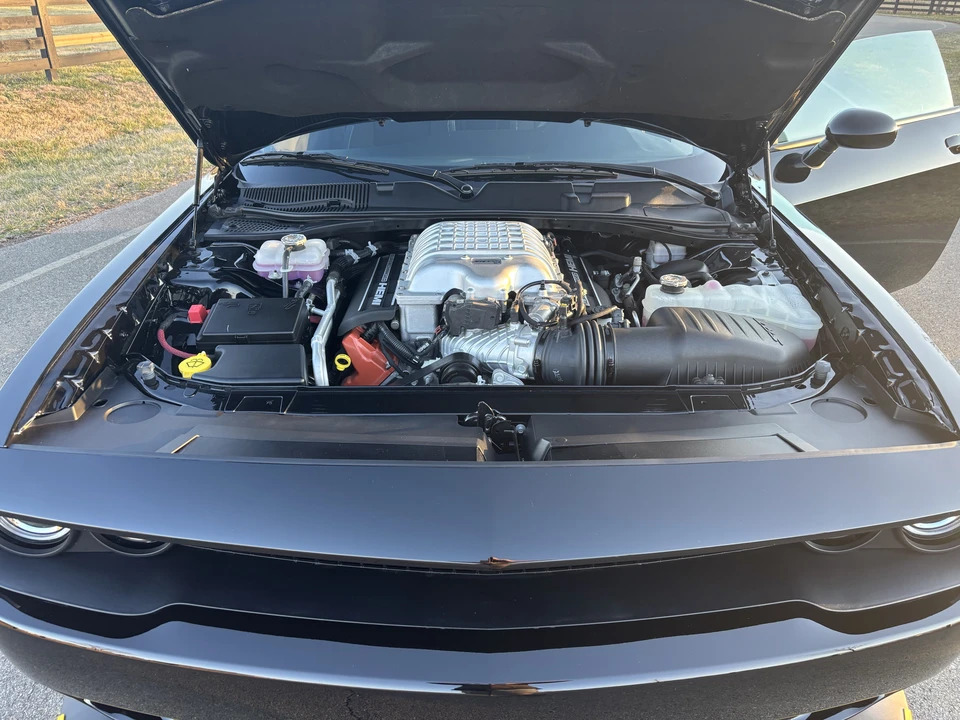 2015 Dodge Challenger SRT Hellcat 3rd Gen - Image 15 of 31