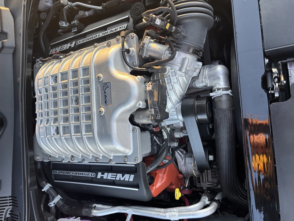 2015 Dodge Challenger SRT Hellcat 3rd Gen - Image 17 of 31
