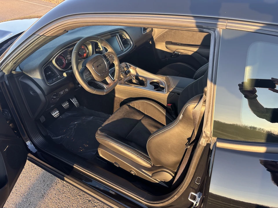 2015 Dodge Challenger SRT Hellcat 3rd Gen - Image 8 of 31
