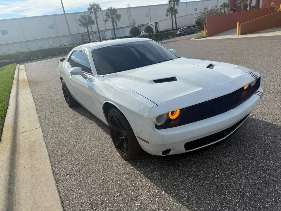 2015 Dodge Challenger 3rd Gen - Image 4 of 12