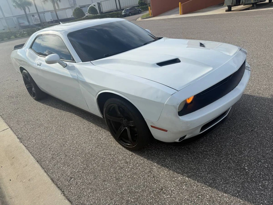 2015 Dodge Challenger 3rd Gen - Image 5 of 12