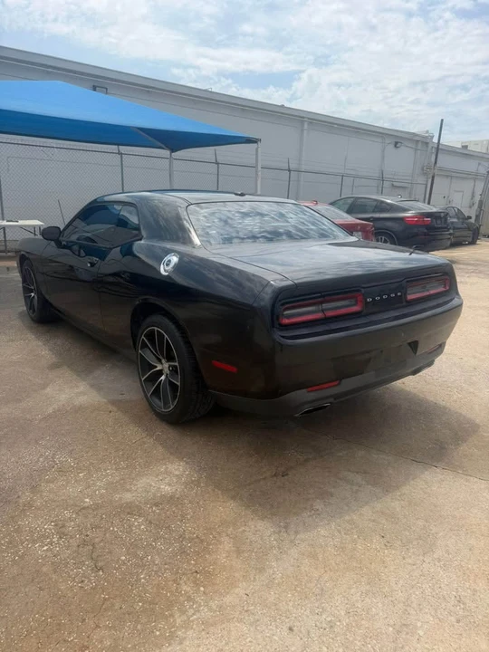 2015 Dodge Challenger 3rd Gen - Image 5 of 13