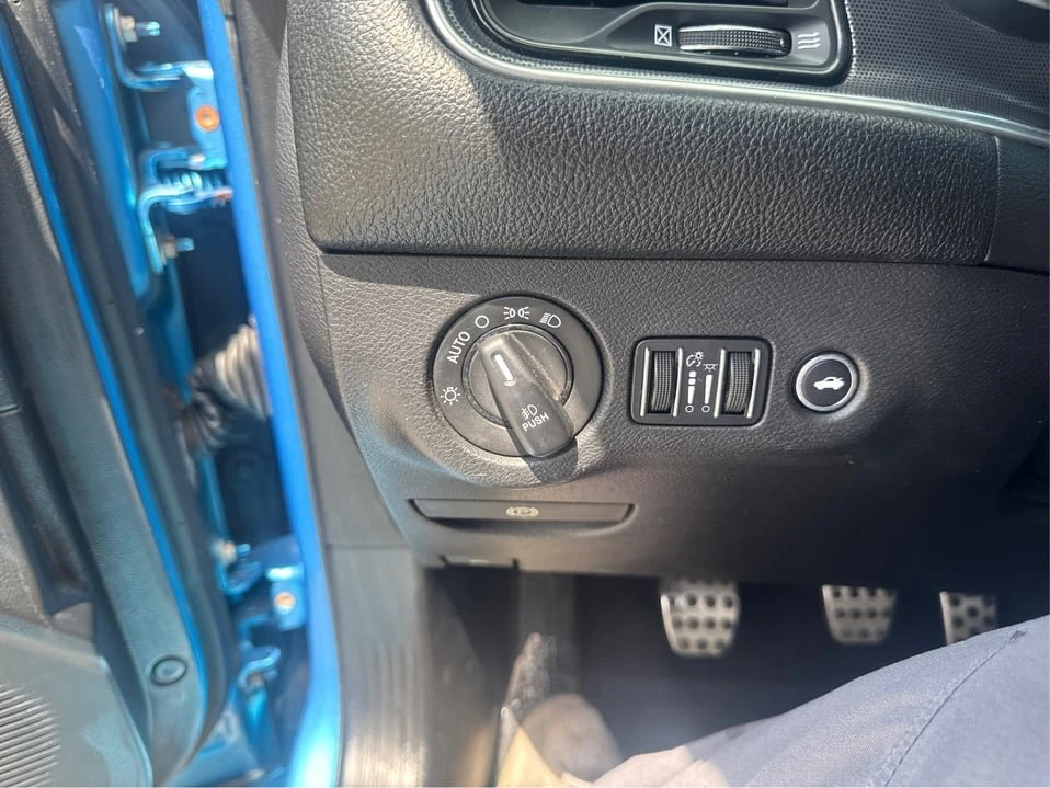 2015 Dodge Challenger 3rd Gen - Image 15 of 20