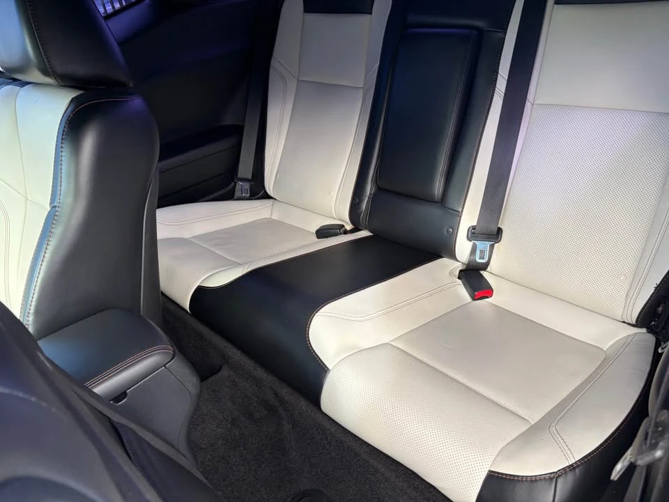 2015 Dodge Challenger 3rd Gen - Image 10 of 11