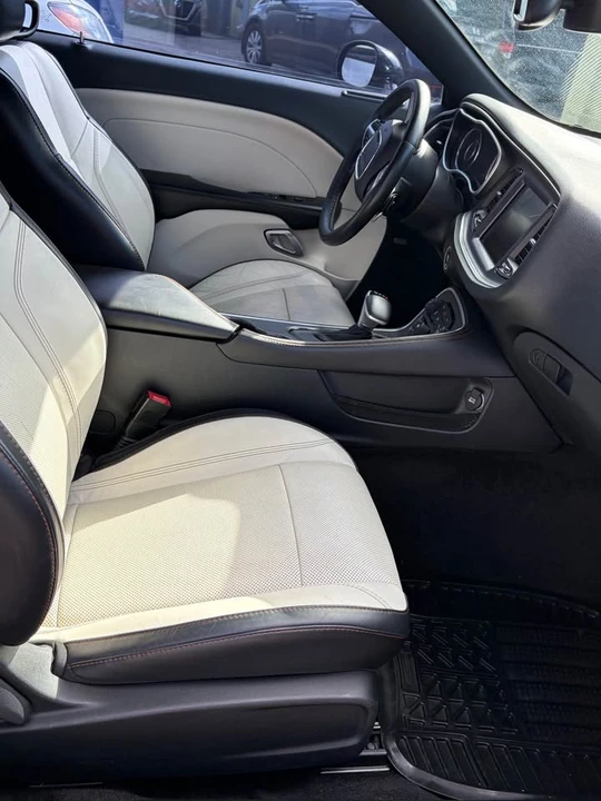 2015 Dodge Challenger 3rd Gen - Image 7 of 11