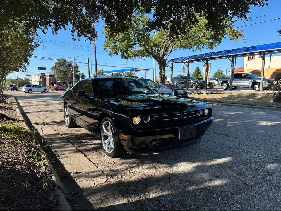 2015 Dodge Challenger 3rd Gen - Image 2 of 8