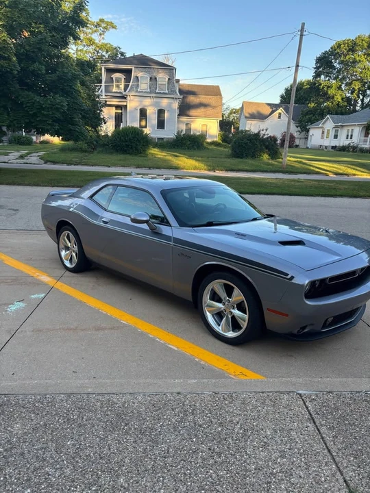 2015 Dodge Challenger 3rd Gen - Image 2 of 8