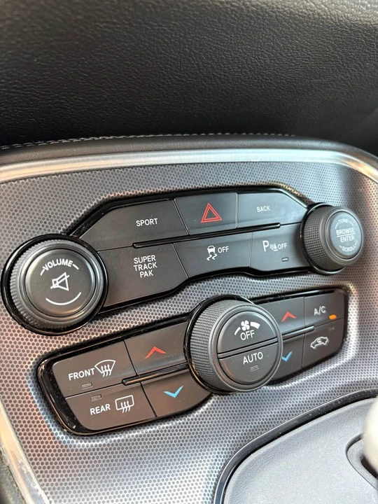 2015 Dodge Challenger 3rd Gen - Image 18 of 18