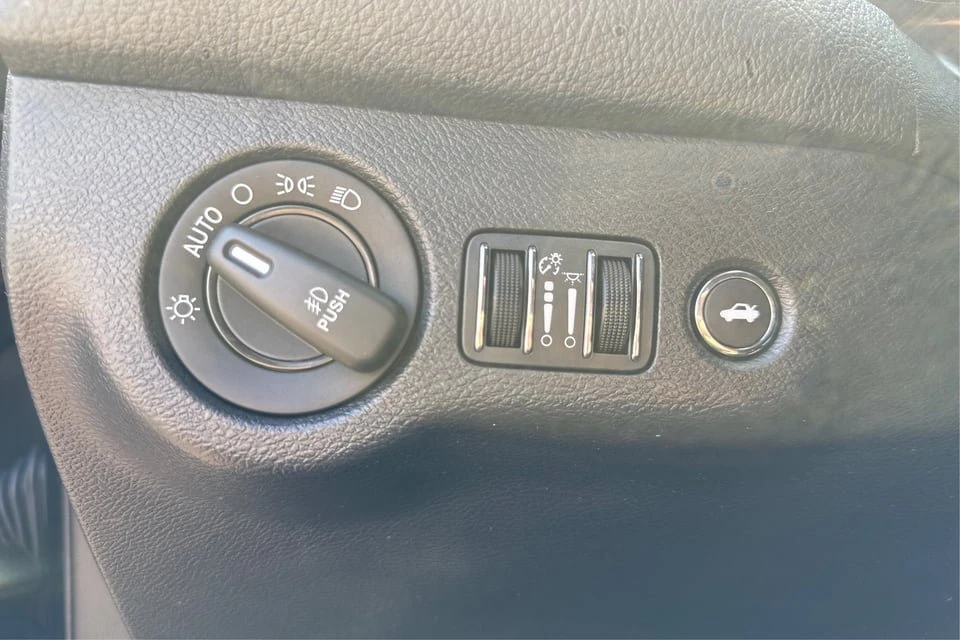2015 Dodge Challenger 3rd Gen - Image 15 of 20