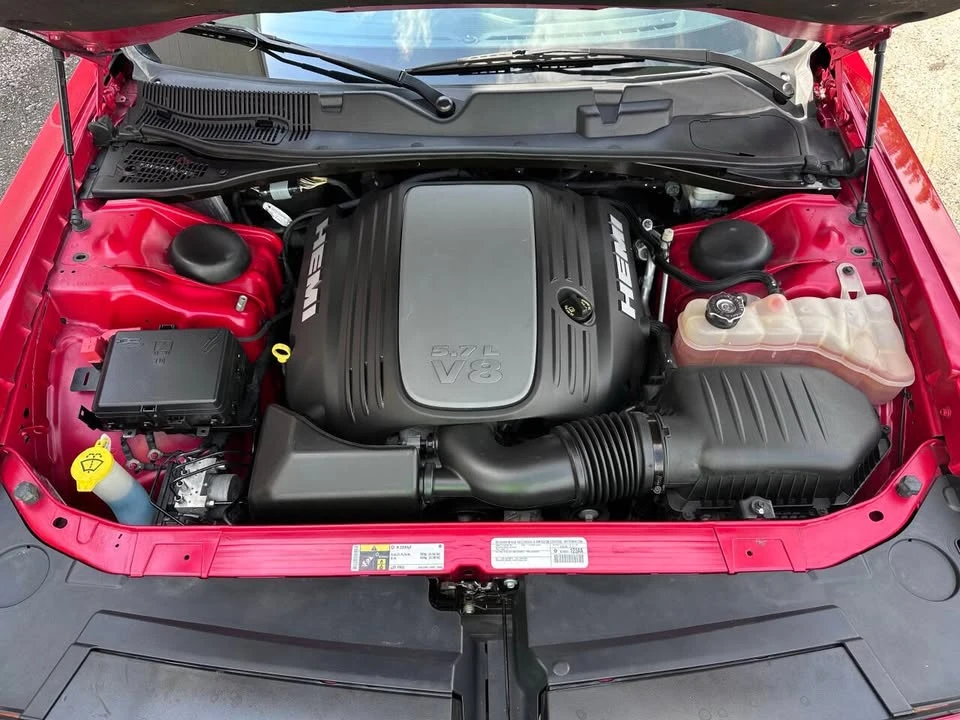 2015 Dodge Challenger 3rd Gen - Image 9 of 20
