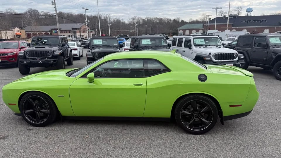 2015 Dodge Challenger 3rd Gen - Image 4 of 8