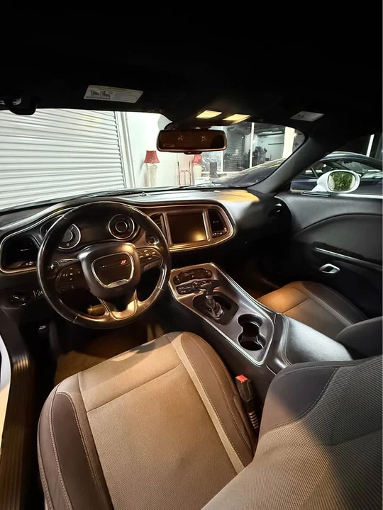 2015 Dodge Challenger 3rd Gen - Image 9 of 15