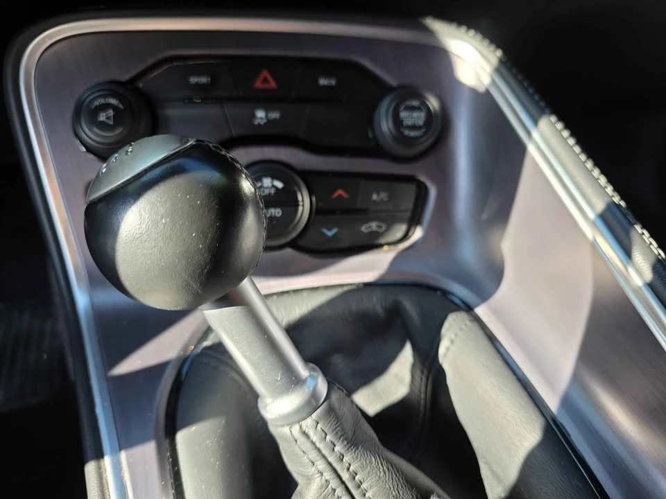 2015 Dodge Challenger 3rd Gen - Image 7 of 16