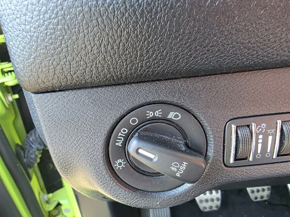 2015 Dodge Challenger 3rd Gen - Image 6 of 16