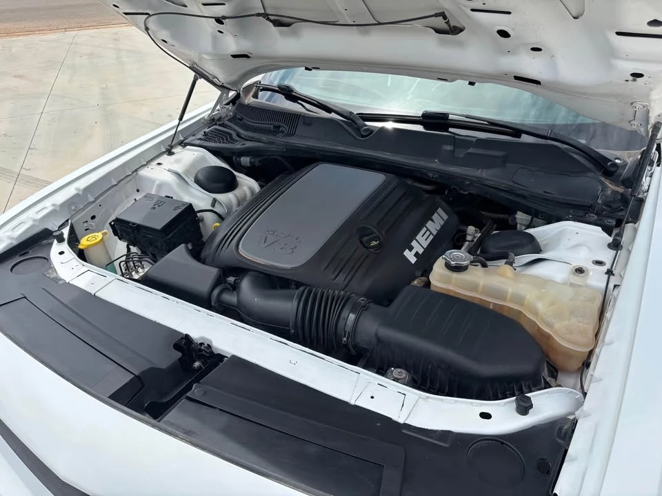 2015 Dodge Challenger 3rd Gen - Image 9 of 17