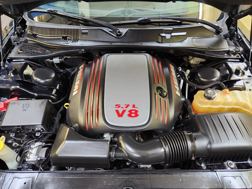 2015 Dodge Challenger 3rd Gen - Image 13 of 21