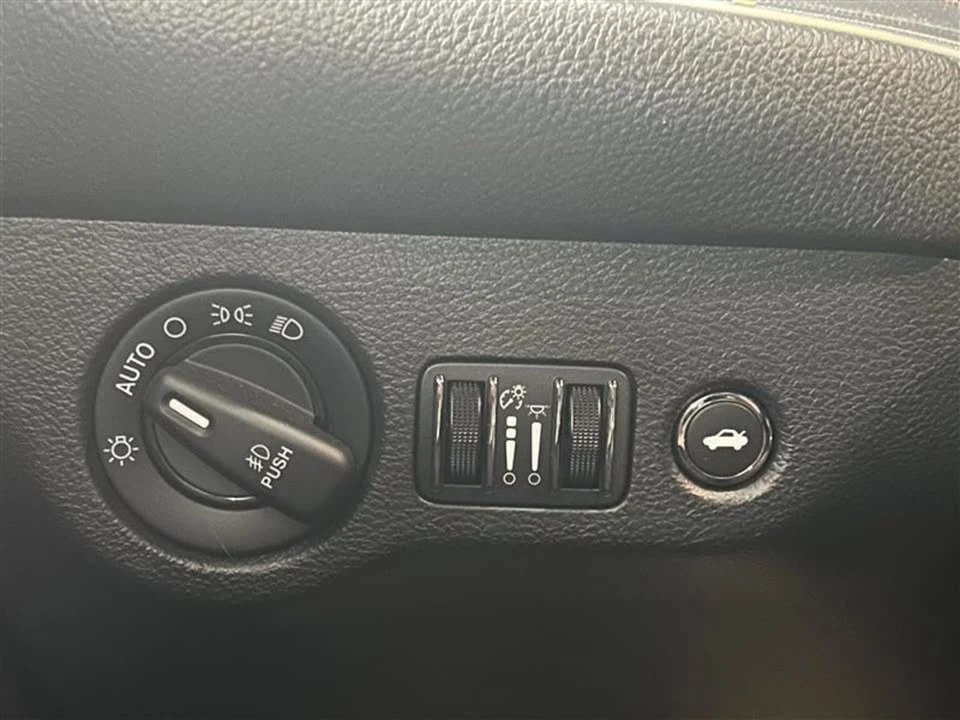 2015 Dodge Challenger 3rd Gen - Image 14 of 20