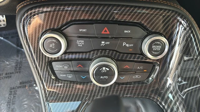 2015 Dodge Challenger 3rd Gen - Image 17 of 20