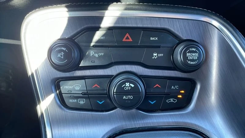 2015 Dodge Challenger 3rd Gen - Image 19 of 20