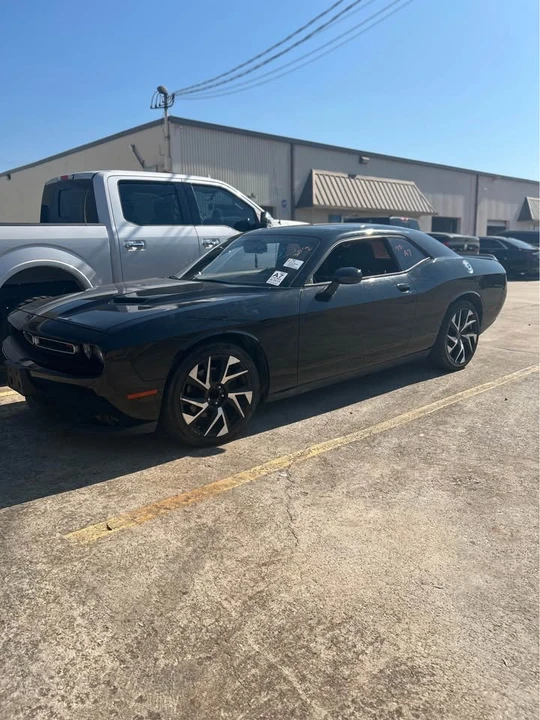 2015 Dodge Challenger 3rd Gen - Image 2 of 4