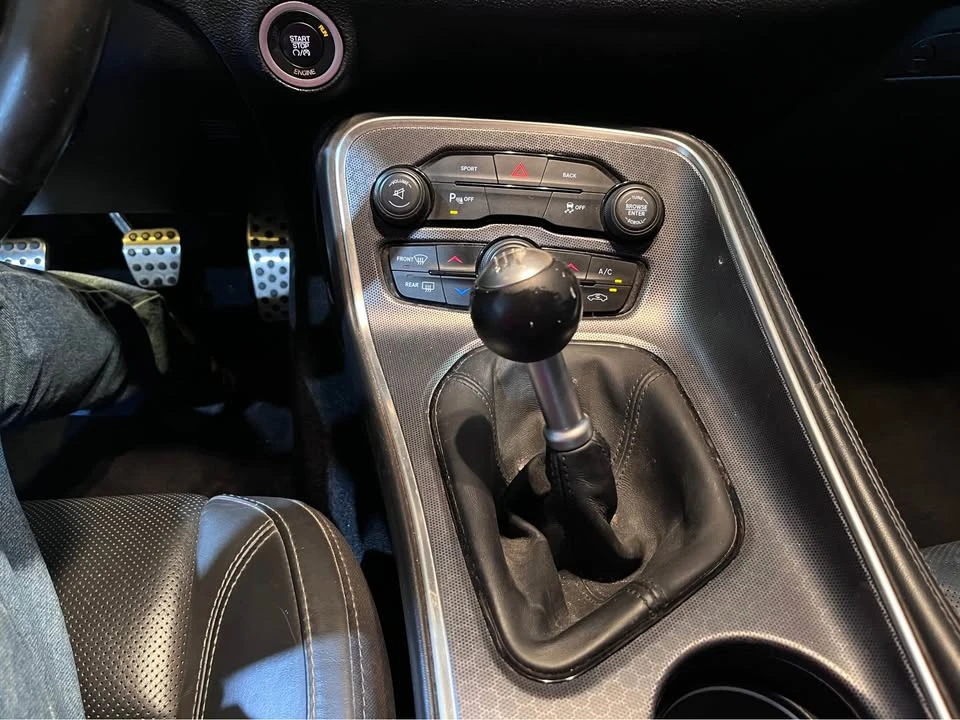 2015 Dodge Challenger 3rd Gen - Image 10 of 15