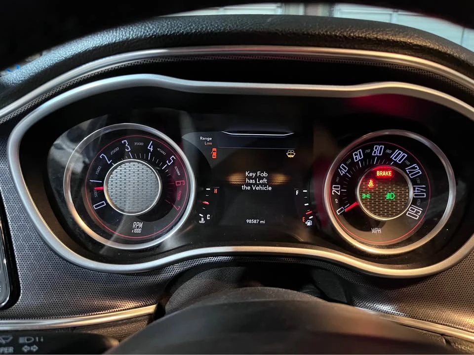 2015 Dodge Challenger 3rd Gen - Image 7 of 15