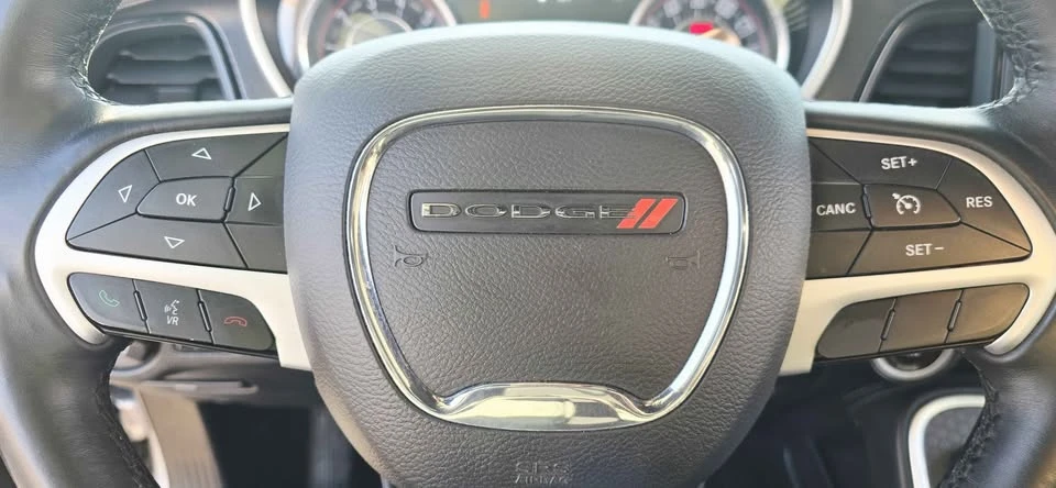 2015 Dodge Challenger 3rd Gen - Image 7 of 10