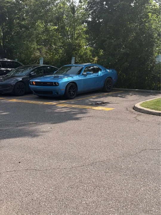 2015 Dodge Challenger 3rd Gen - Image 9 of 10
