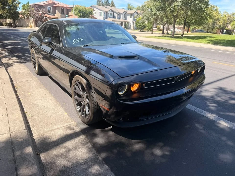 2015 Dodge Challenger 3rd Gen - Image 2 of 15