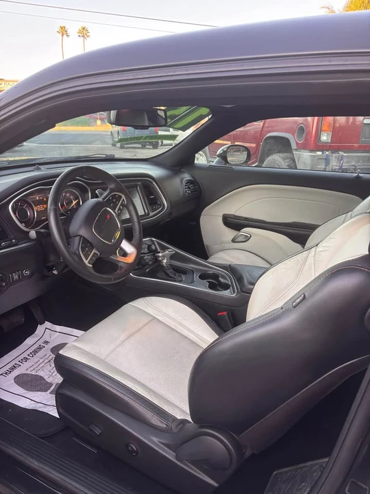 2015 Dodge Challenger 3rd Gen - Image 9 of 10