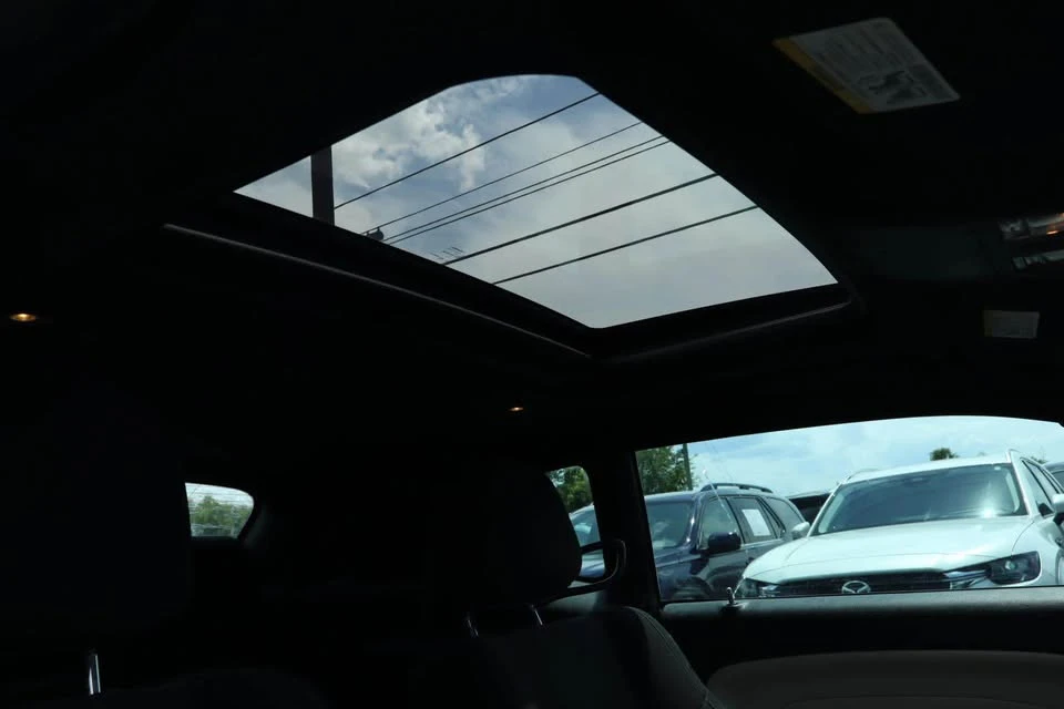 2015 Dodge Challenger 3rd Gen - Image 15 of 20