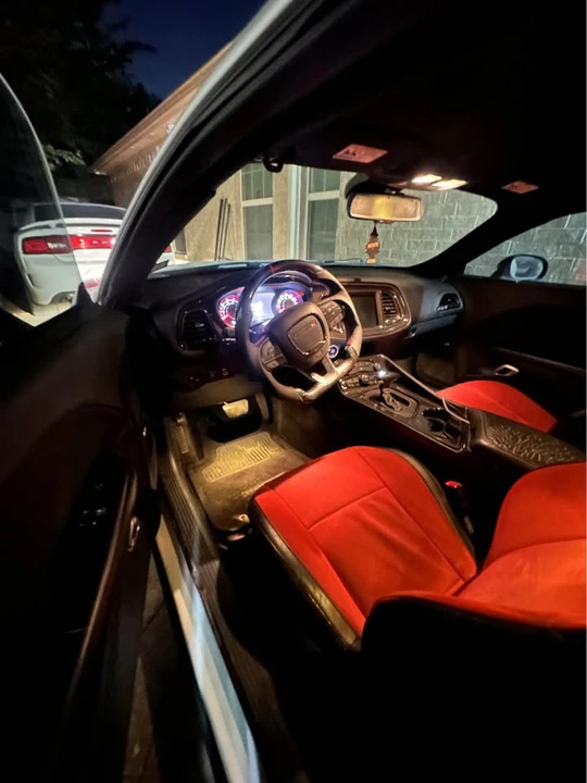 2015 Dodge Challenger 3rd Gen - Image 4 of 6