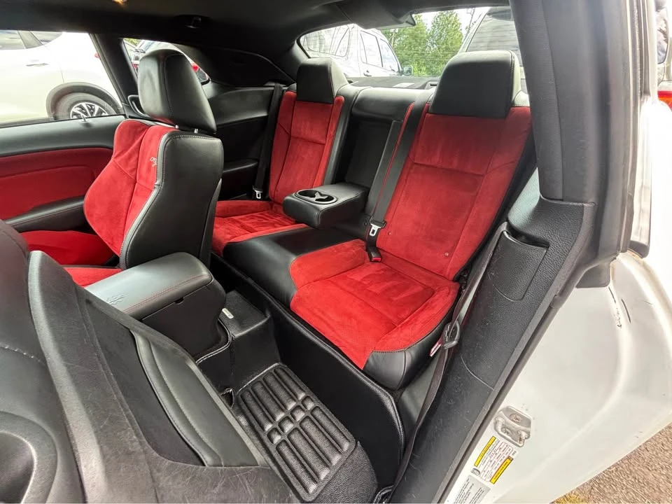 2015 Dodge Challenger 3rd Gen - Image 9 of 16