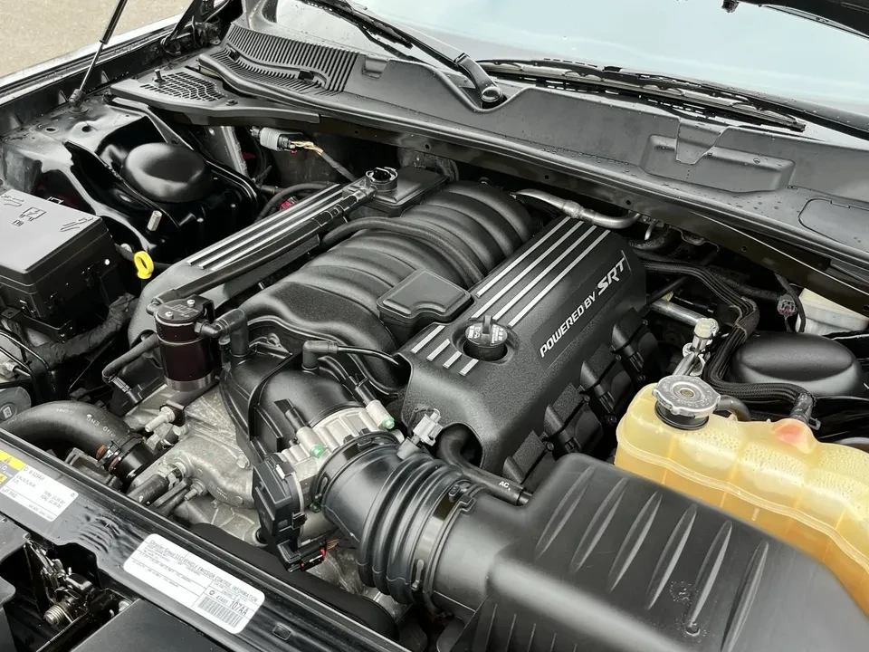 2015 Dodge Challenger SRT8 & 392 3rd Gen - Image 7 of 8