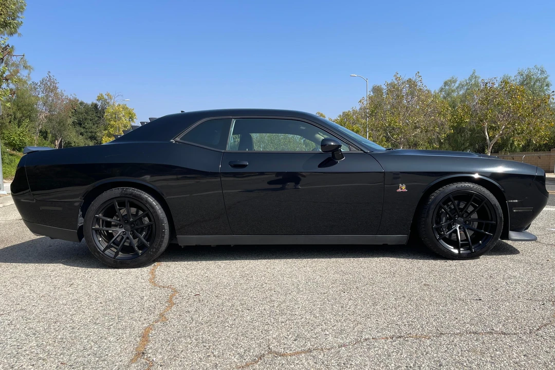 2015 Dodge Challenger SRT8 & 392 3rd Gen - Image 3 of 31