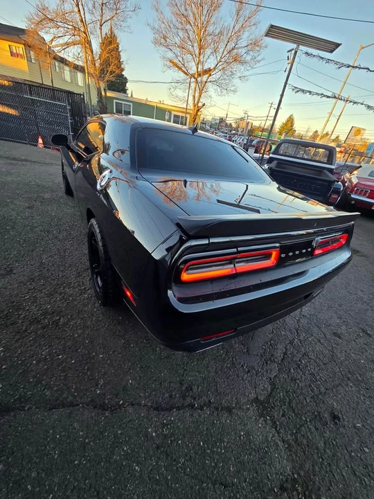 2015 Dodge Challenger SRT8 & 392 3rd Gen - Image 8 of 15